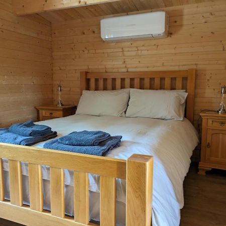 Cosy Cabin Stock Exterior photo